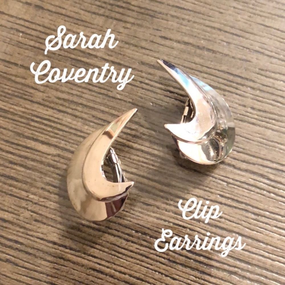 Vintage Sarah Coventry “Crescent” Silvertone Clip Earrings